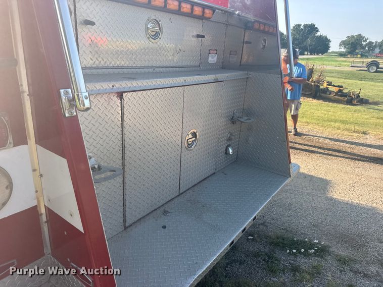 image for item EW4981 1988 Pierce Arrow  pumper fire truck