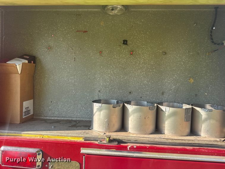 image for item EW4981 1988 Pierce Arrow  pumper fire truck