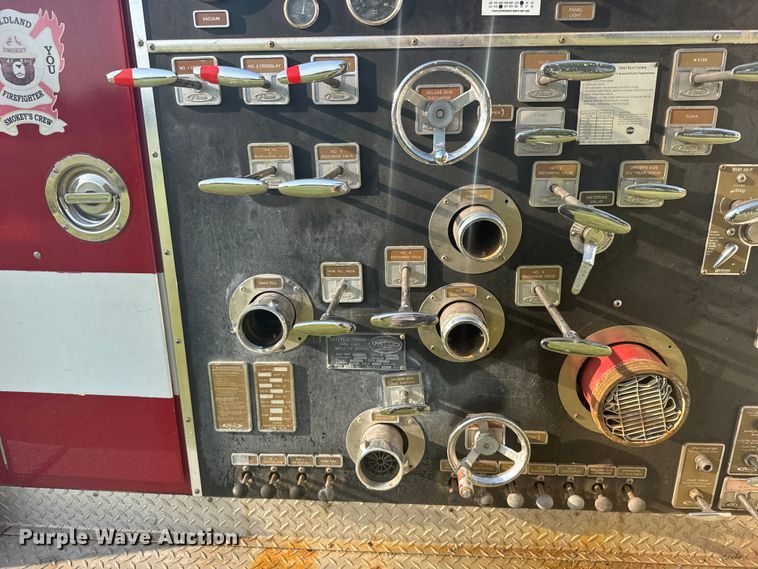 image for item EW4981 1988 Pierce Arrow  pumper fire truck
