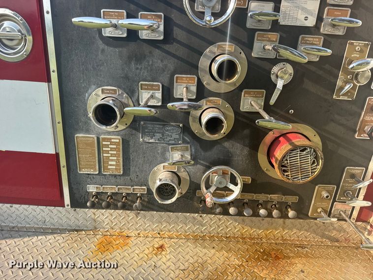 image for item EW4981 1988 Pierce Arrow  pumper fire truck