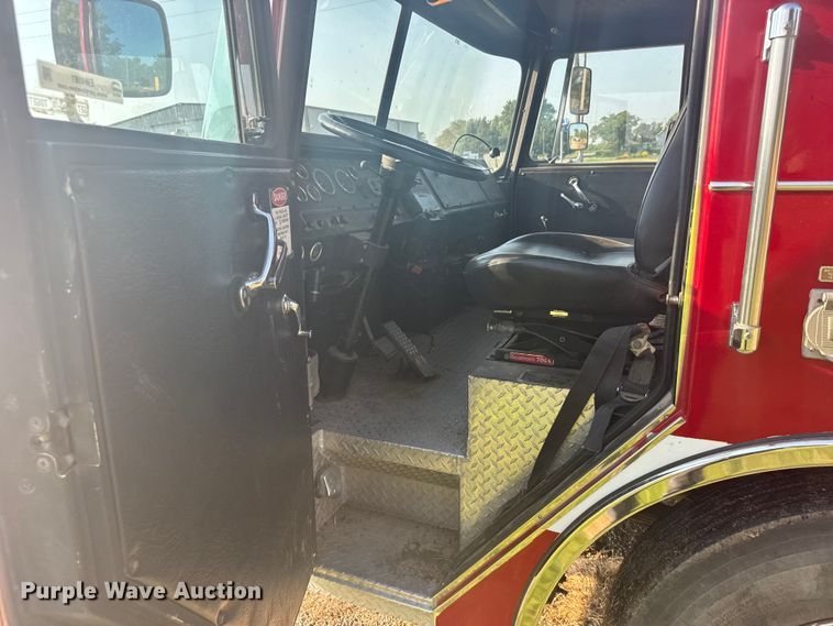 image for item EW4981 1988 Pierce Arrow  pumper fire truck