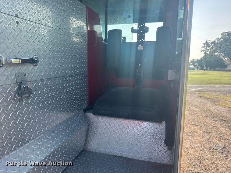 image for item EW4981 1988 Pierce Arrow  pumper fire truck