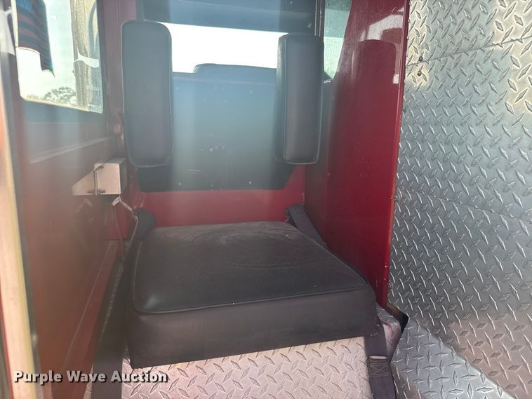 image for item EW4981 1988 Pierce Arrow  pumper fire truck