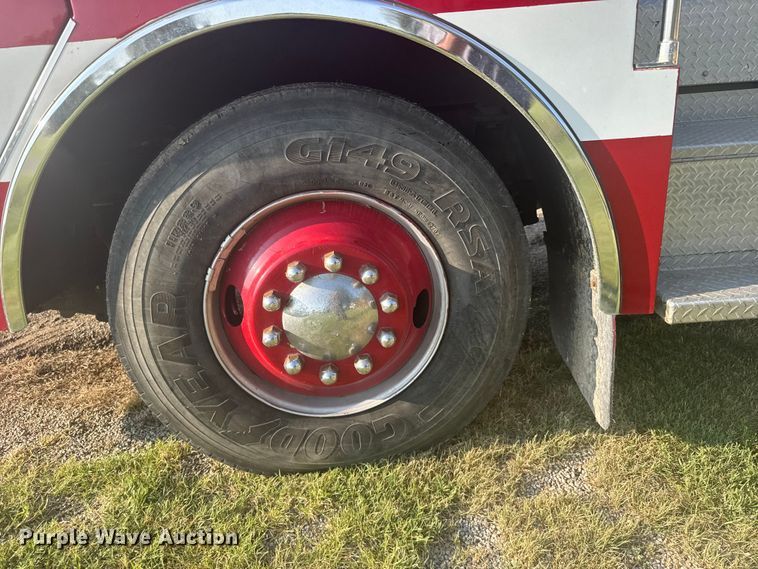 image for item EW4981 1988 Pierce Arrow  pumper fire truck