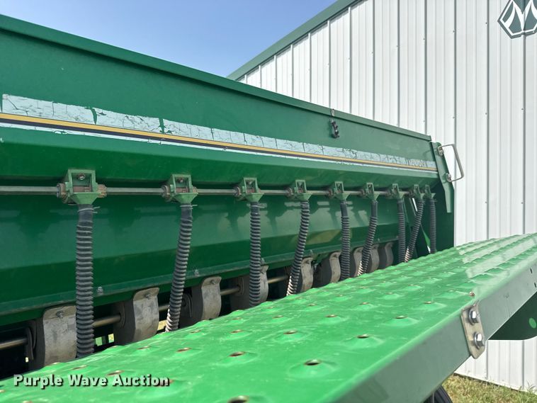 image for item EW4985 2009 Great Plains 1006NT-1575 no-till grain drill