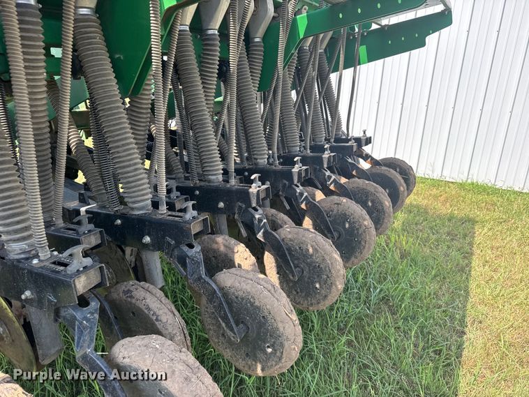 image for item EW4985 2009 Great Plains 1006NT-1575 no-till grain drill