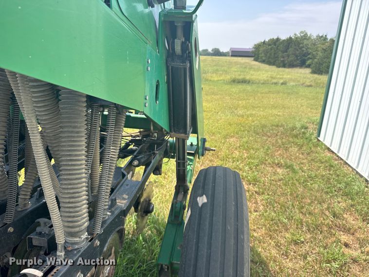 image for item EW4985 2009 Great Plains 1006NT-1575 no-till grain drill
