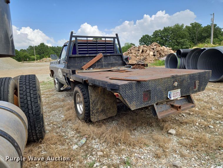 image for item EW8496 1980 GMC Sierra 35 Camper Special flatbed pickup truck
