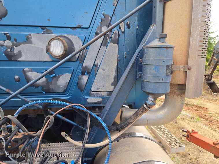 image for item EW8497 2007 Mack CHN semi truck