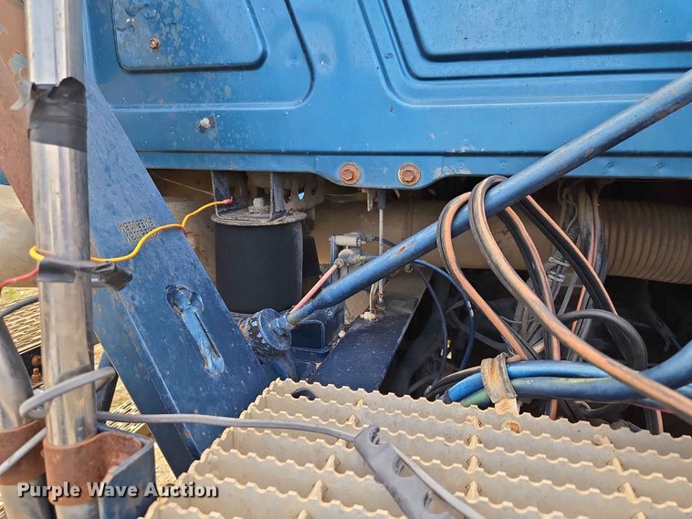 image for item EW8497 2007 Mack CHN semi truck