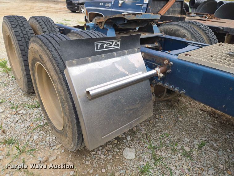 image for item EW8497 2007 Mack CHN semi truck