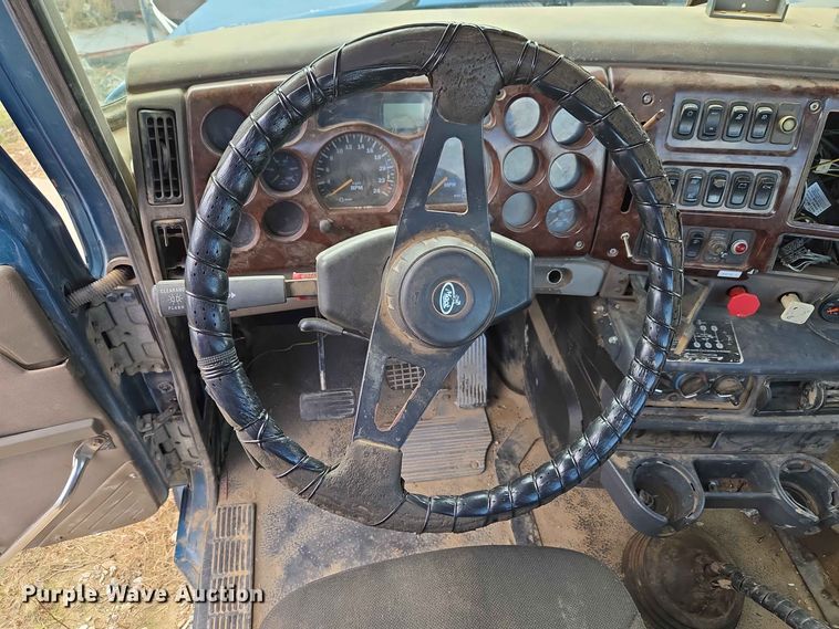 image for item EW8497 2007 Mack CHN semi truck