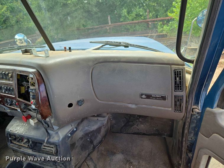 image for item EW8497 2007 Mack CHN semi truck