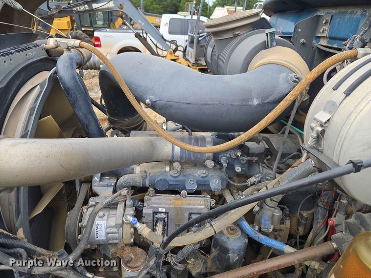 image for item EW8497 2007 Mack CHN semi truck
