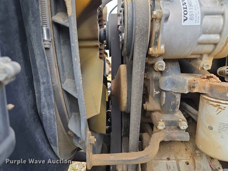 image for item EW8497 2007 Mack CHN semi truck