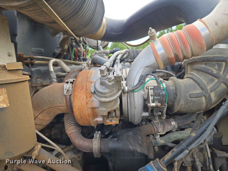 image for item EW8497 2007 Mack CHN semi truck