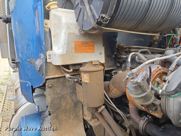 image for item EW8497 2007 Mack CHN semi truck