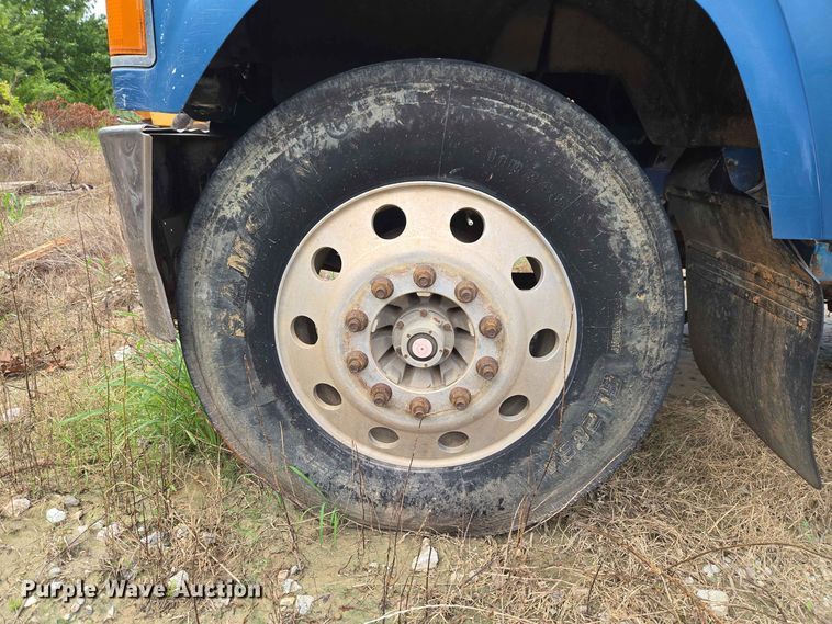 image for item EW8497 2007 Mack CHN semi truck