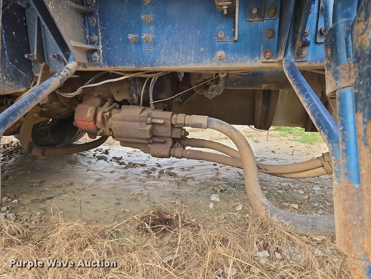 image for item EW8497 2007 Mack CHN semi truck