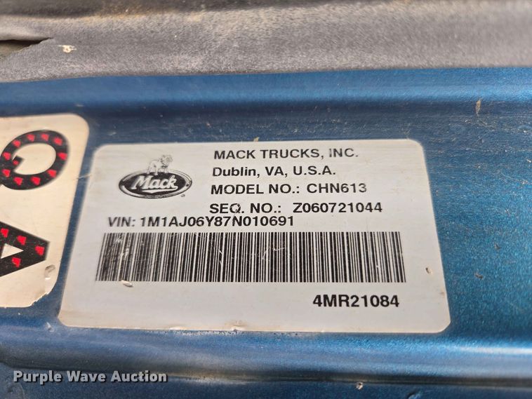 image for item EW8497 2007 Mack CHN semi truck