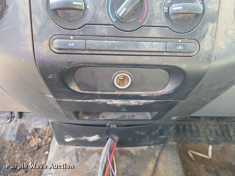 image for item EW8498 2007 Ford F150 Ext. Cab pickup truck