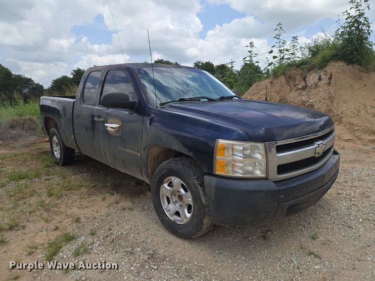 image for item EW8499 2008 Chevrolet Silverado 1500 Ext. Cab pickup truck