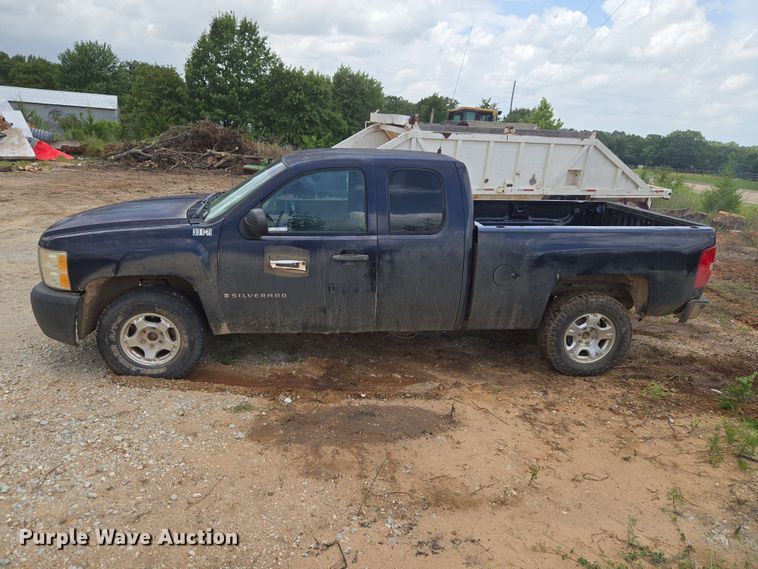 image for item EW8499 2008 Chevrolet Silverado 1500 Ext. Cab pickup truck