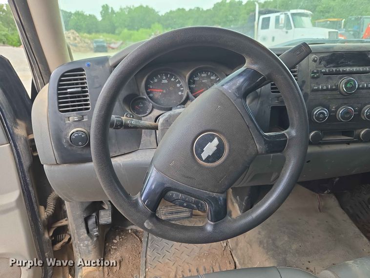 image for item EW8499 2008 Chevrolet Silverado 1500 Ext. Cab pickup truck