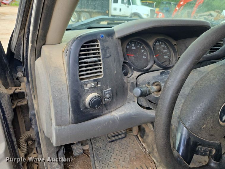 image for item EW8499 2008 Chevrolet Silverado 1500 Ext. Cab pickup truck