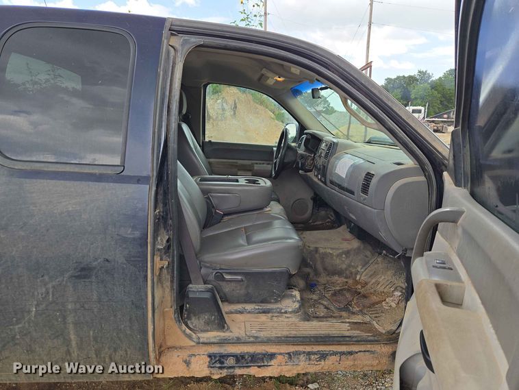 image for item EW8499 2008 Chevrolet Silverado 1500 Ext. Cab pickup truck
