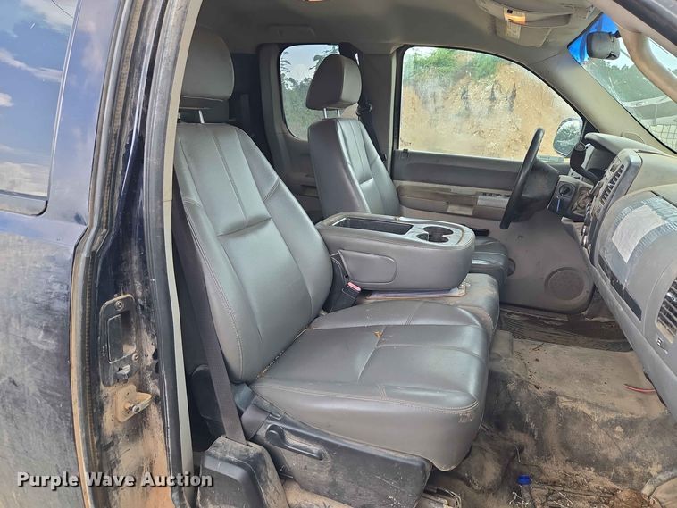 image for item EW8499 2008 Chevrolet Silverado 1500 Ext. Cab pickup truck