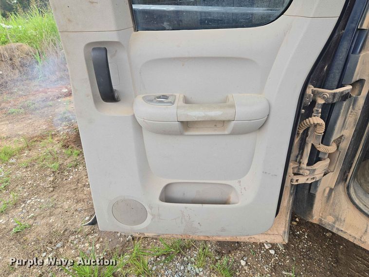 image for item EW8499 2008 Chevrolet Silverado 1500 Ext. Cab pickup truck