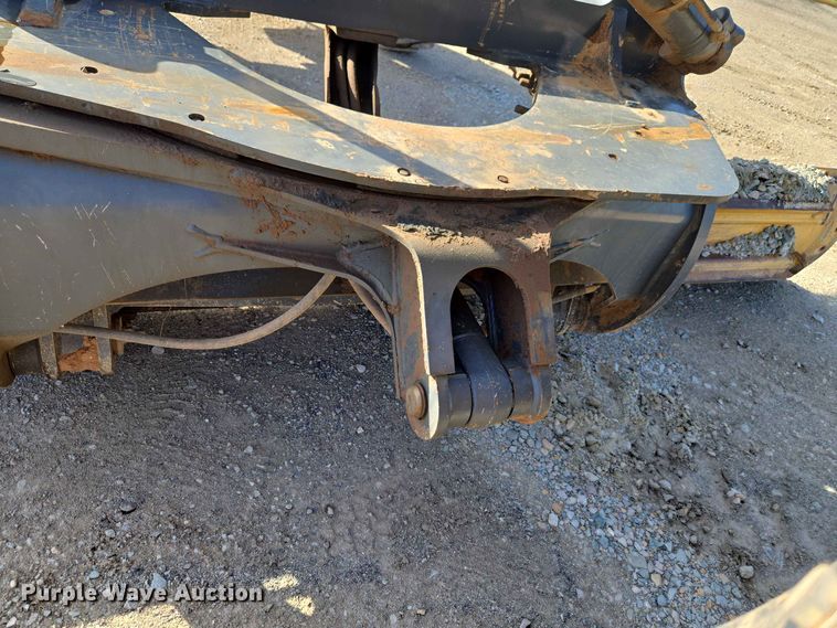 image for item EW8500 2005 John Deere 670D motor grader