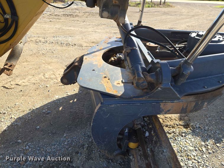 image for item EW8500 2005 John Deere 670D motor grader