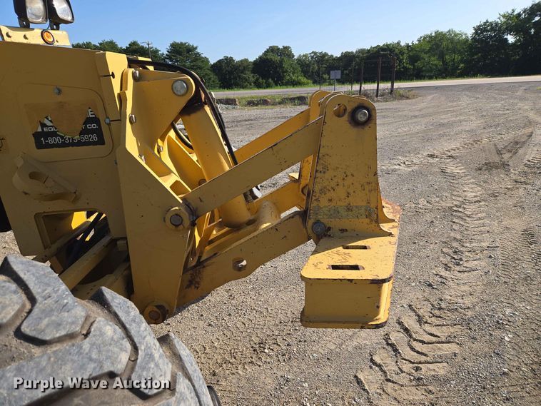 image for item EW8500 2005 John Deere 670D motor grader