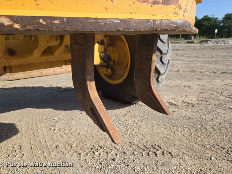 image for item EW8500 2005 John Deere 670D motor grader