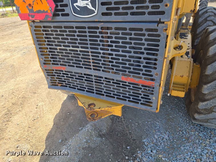 image for item EW8500 2005 John Deere 670D motor grader