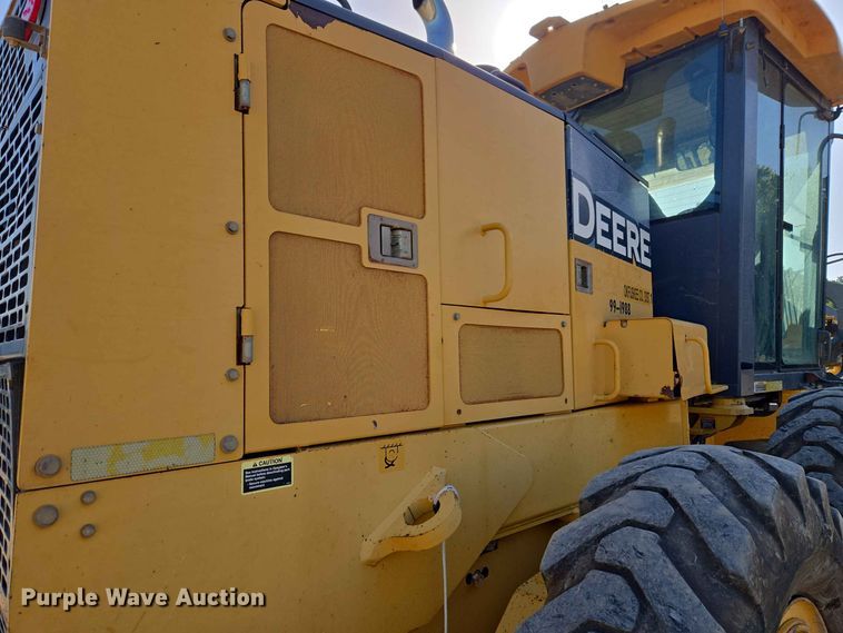 image for item EW8500 2005 John Deere 670D motor grader
