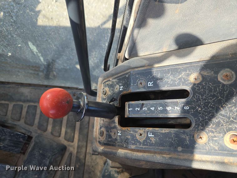 image for item EW8500 2005 John Deere 670D motor grader