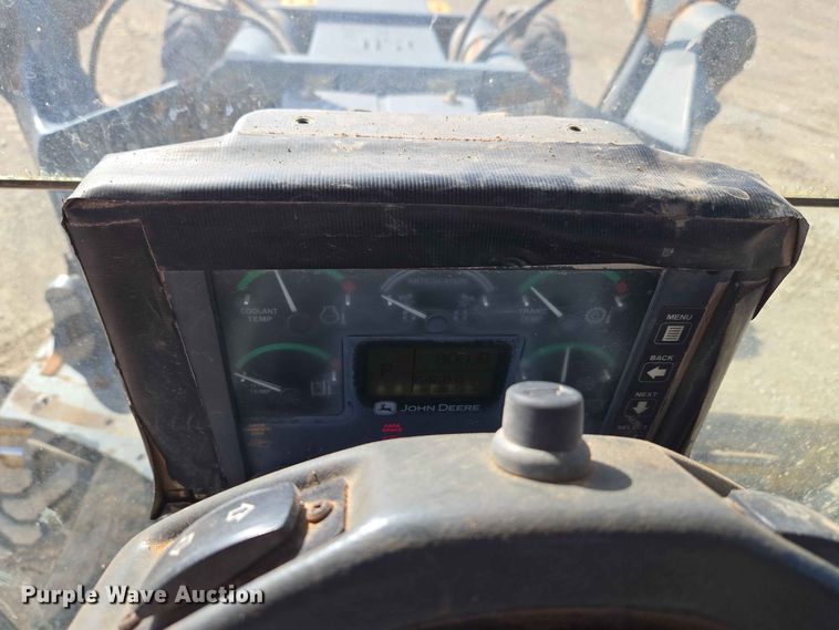 image for item EW8500 2005 John Deere 670D motor grader