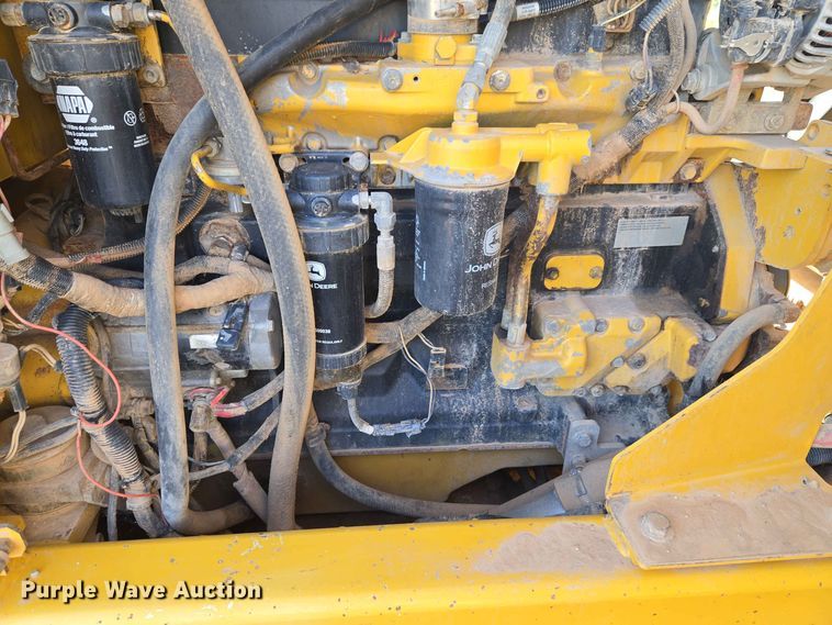 image for item EW8500 2005 John Deere 670D motor grader