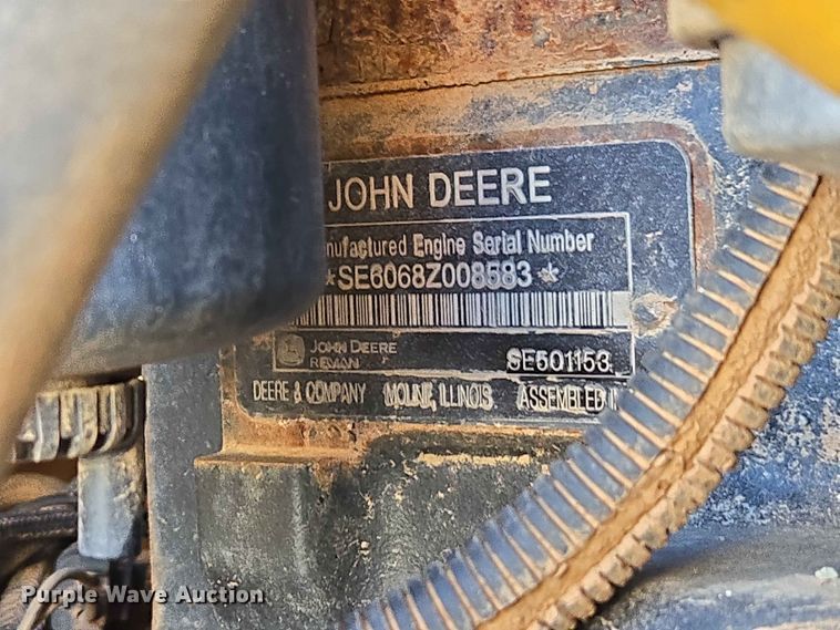image for item EW8500 2005 John Deere 670D motor grader