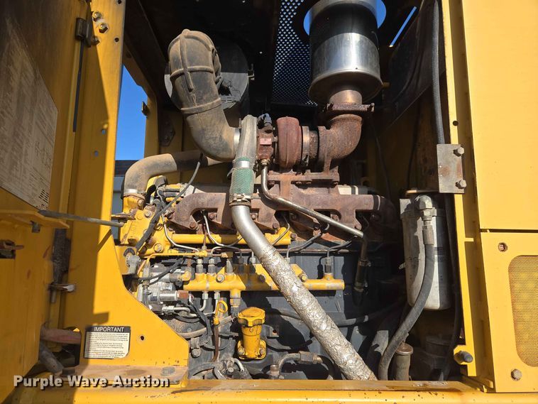 image for item EW8500 2005 John Deere 670D motor grader