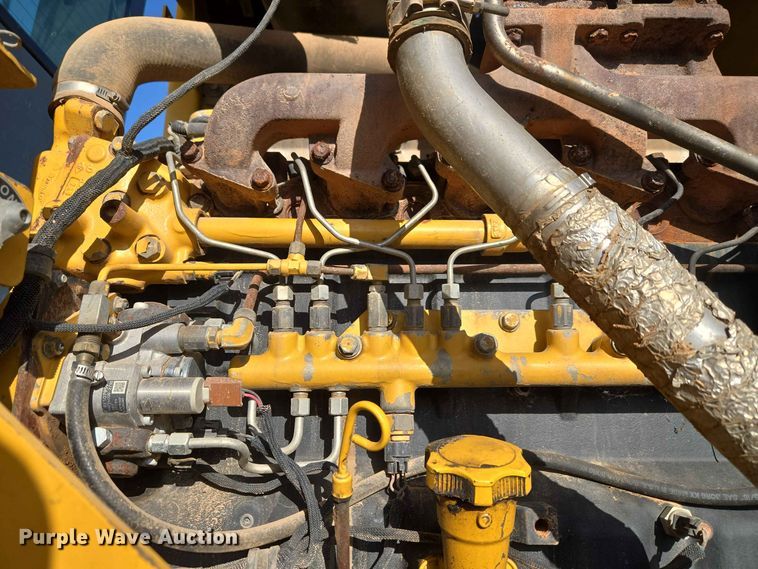 image for item EW8500 2005 John Deere 670D motor grader