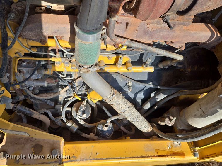 image for item EW8500 2005 John Deere 670D motor grader