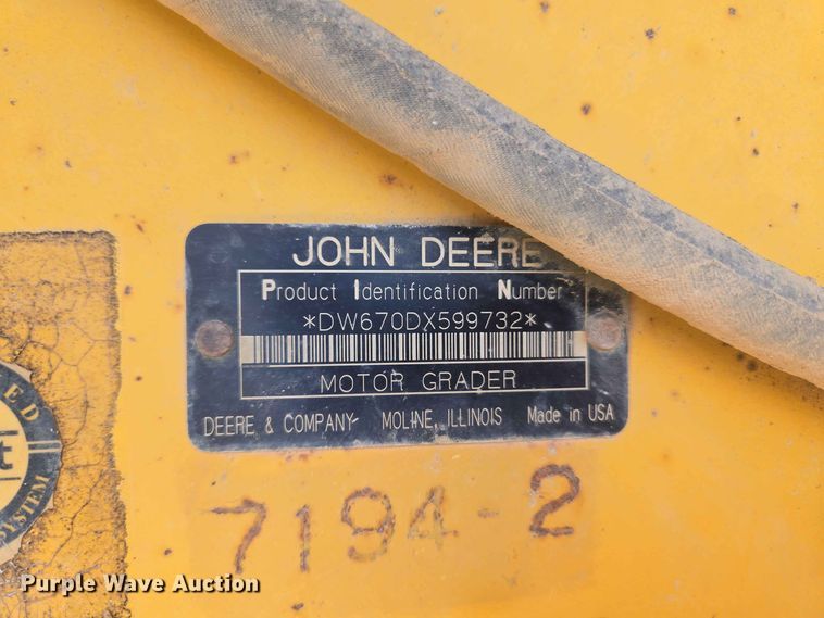 image for item EW8500 2005 John Deere 670D motor grader