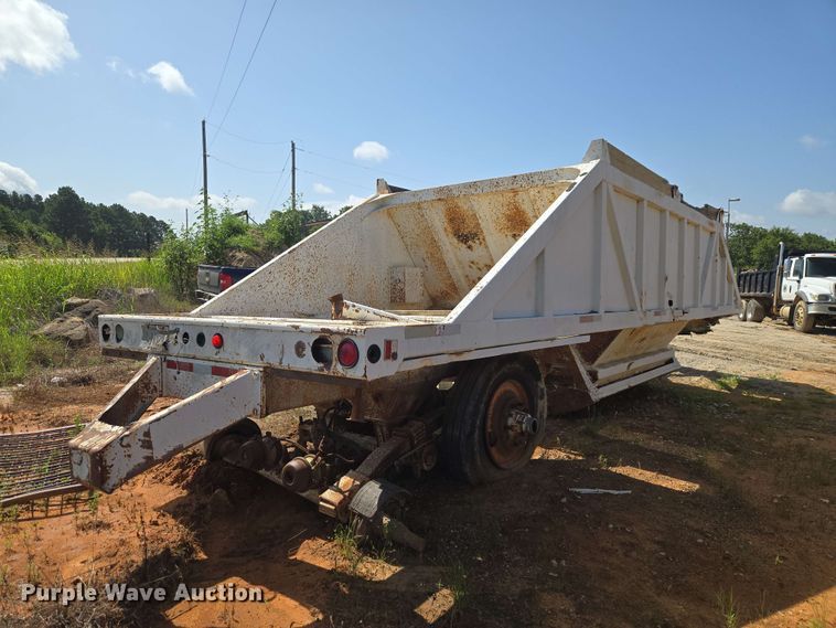image for item EW8501 1992 Ranch Manufacturing Co. bottom dump trailer