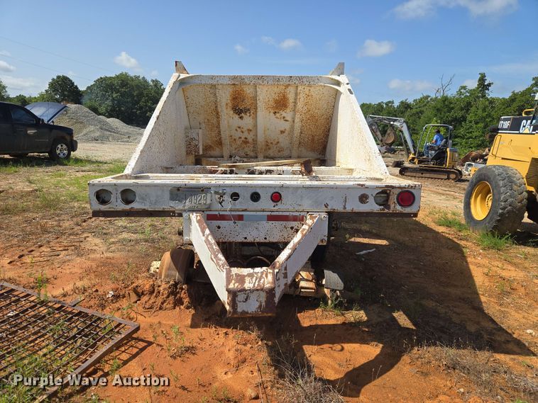 image for item EW8501 1992 Ranch Manufacturing Co. bottom dump trailer