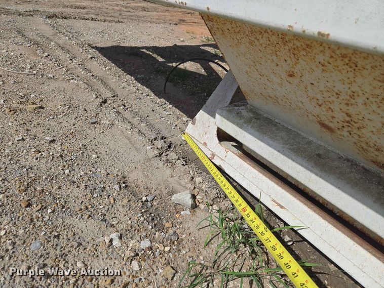 image for item EW8501 1992 Ranch Manufacturing Co. bottom dump trailer