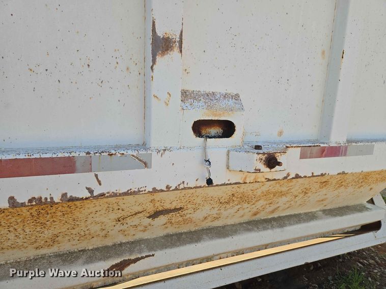 image for item EW8501 1992 Ranch Manufacturing Co. bottom dump trailer